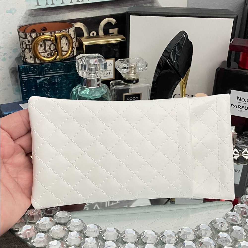 ✨White Quilted Double Sunglasses Case✨Holds 2 pair NEW